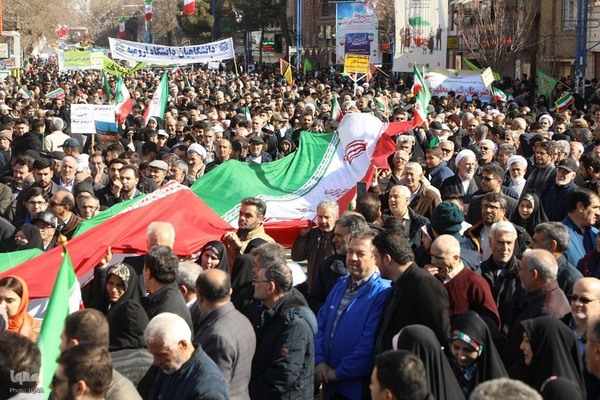 حضور پرشور مردم ارومیه در راهپیمایی ۲۲ بهمن‎