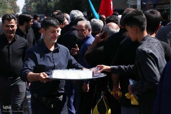 عزاداری خیابانی دانش‌آموزان و فرهنگیان ارومیه‎