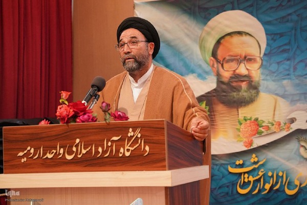 گرامیداشت روز معلم در دانشگاه آزاد آذربایجان‌غربی‎