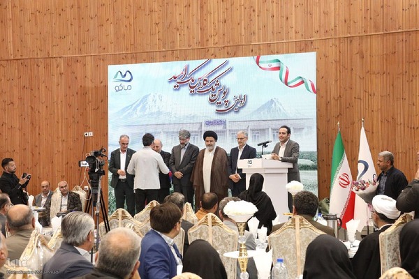 تجلیل از معلمان نمونه در پویش «یک کلاس یک امید» در ماکو‎