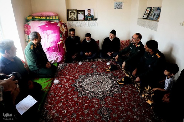 حضور فرمانده سپاه شهدا آذربایجان غربی در منزل شهیدان حمله تروریستی رژیم صهیونیستی‎