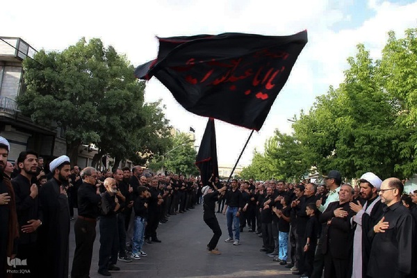 دریای عشق به عباس(ع) در خیابان‌ های تکاب‎