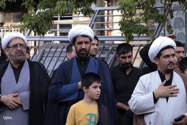 دریای عشق به عباس(ع) در خیابان‌ های تکاب‎