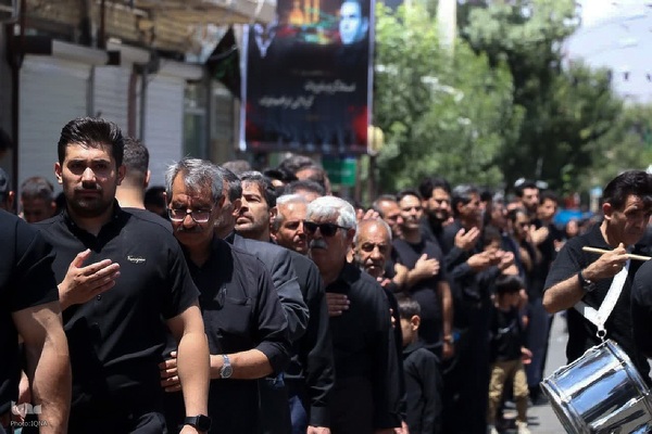 دریای عشق به عباس(ع) در خیابان‌ های تکاب‎