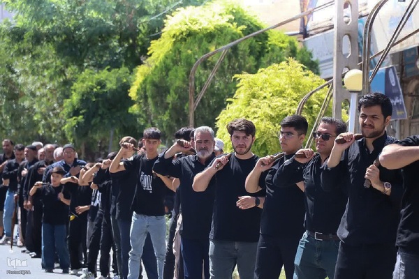 دریای عشق به عباس(ع) در خیابان‌ های تکاب‎