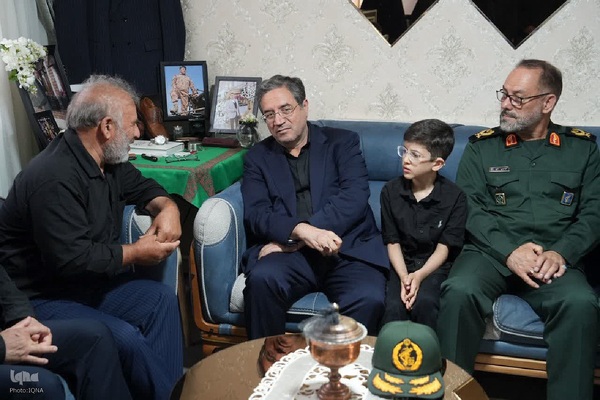 تکریم خانواده شهدای اقتدار ایران در ارومیه‎