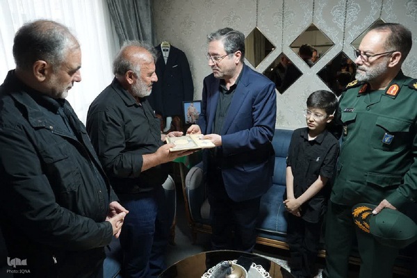 تکریم خانواده شهدای اقتدار ایران در ارومیه‎