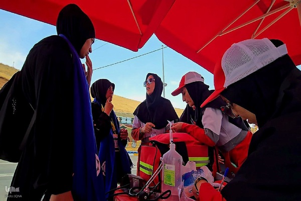 جوانان ایثارگر جمعیت هلال احمر آذربایجان غربی، در خدمت زائران اربعین‎