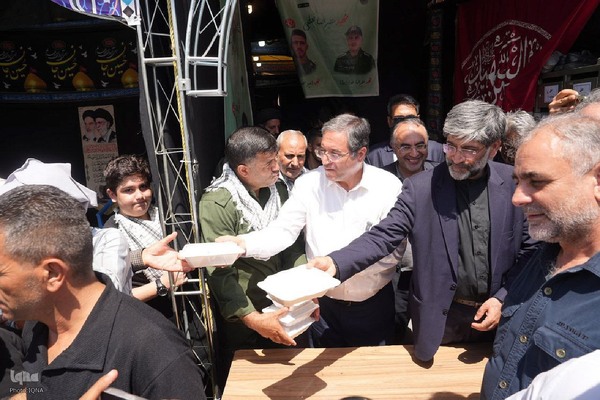 بازدید استاندار آذربایجان‌غربی از روند ارائه خدمات به زائران اربعین حسینی‎