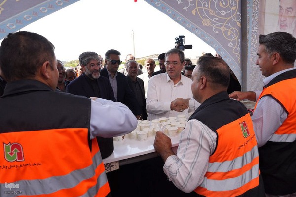 بازدید استاندار آذربایجان‌غربی از روند ارائه خدمات به زائران اربعین حسینی‎