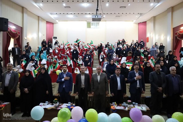 نواختن زنگ غنچه‌ها در ارومیه‎