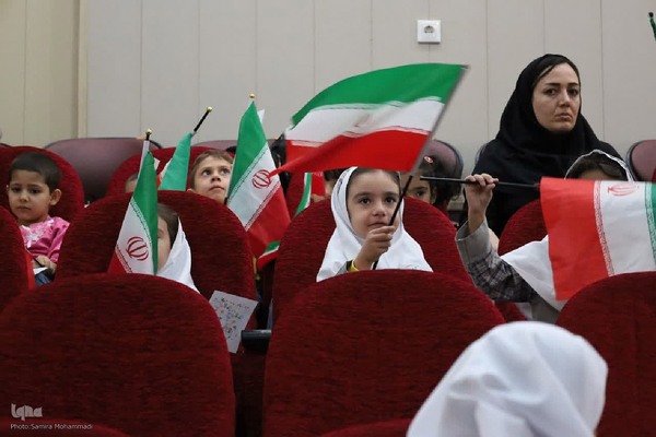 نواختن زنگ غنچه‌ها در ارومیه‎