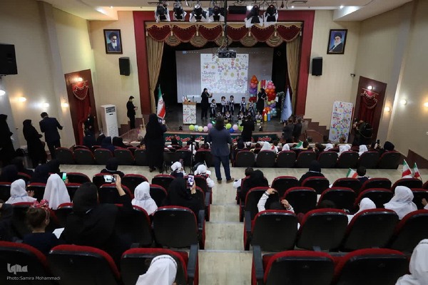 نواختن زنگ غنچه‌ها در ارومیه‎