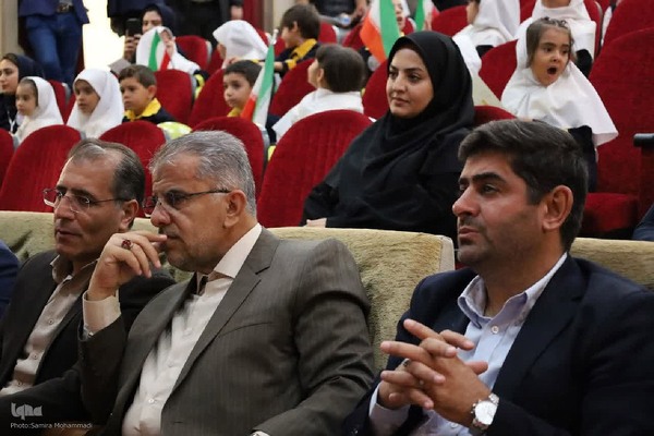 نواختن زنگ غنچه‌ها در ارومیه‎