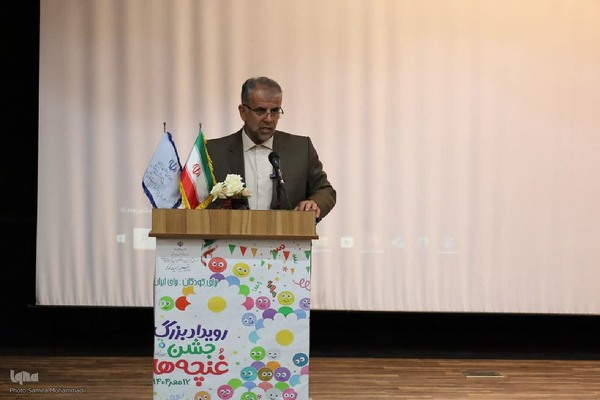 نواختن زنگ غنچه‌ها در ارومیه‎