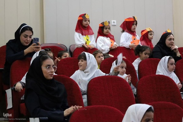 نواختن زنگ غنچه‌ها در ارومیه‎