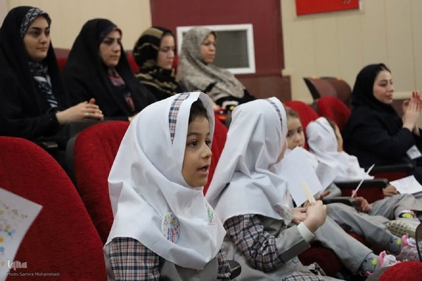 نواختن زنگ غنچه‌ها در ارومیه‎