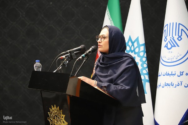 محفل شعر بزرگداشت بانوان مقاومت در ارومیه‎