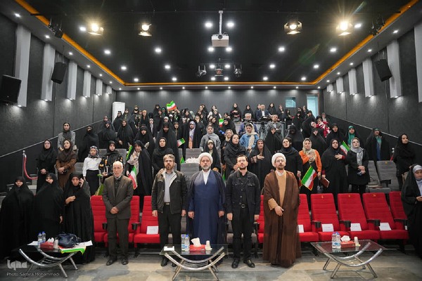 محفل شعر بزرگداشت بانوان مقاومت در ارومیه‎