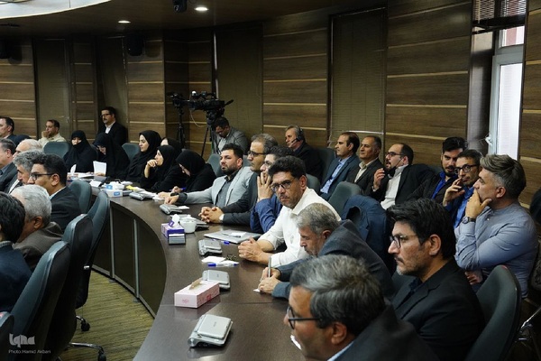 نشست رئیس‌جمهور با فعالان سیاسی آذربایجان‌غربی‎