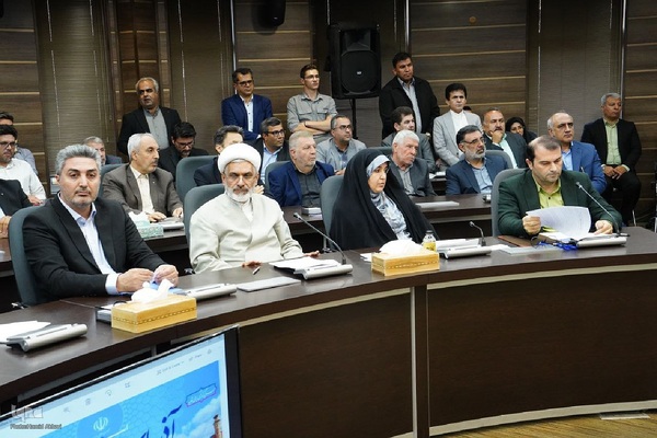 نشست رئیس‌جمهور با فعالان سیاسی آذربایجان‌غربی‎