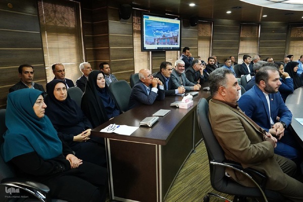 نشست رئیس‌جمهور با فعالان سیاسی آذربایجان‌غربی‎