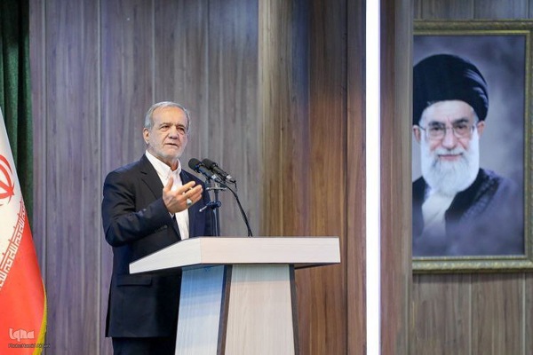 نشست رئیس‌جمهور پزشکیان با سرمایه‌گذاران و فعالان اقتصادی آذربایجان‌غربی