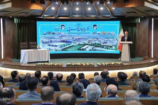 نشست رئیس‌جمهور پزشکیان با سرمایه‌گذاران و فعالان اقتصادی آذربایجان‌غربی