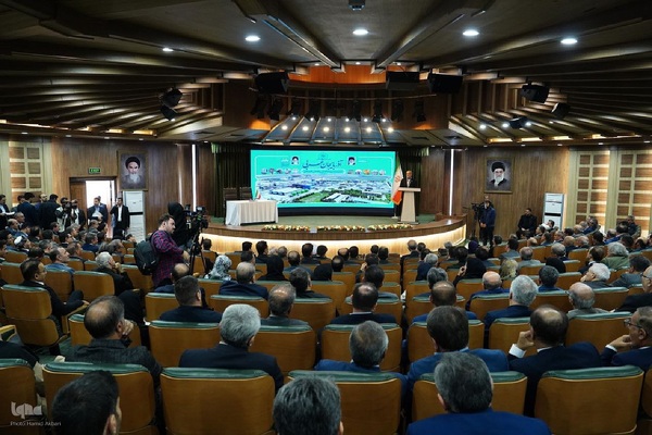 نشست رئیس‌جمهور پزشکیان با سرمایه‌گذاران و فعالان اقتصادی آذربایجان‌غربی