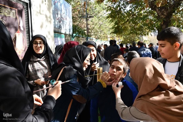 خروش مردم ماکو در راهپیمایی ۱۳ آبان‎