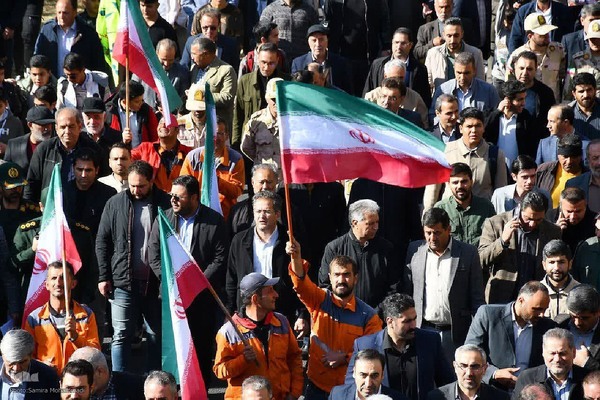 خروش مردم ماکو در راهپیمایی ۱۳ آبان‎