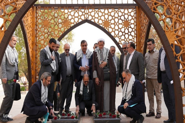 بازدید اعضای اجلاس شوراهای اسلامی از موزه دفاع مقدس ارومیه؛ یادآوری حماسه‌های مردم آذربایجان غربی‎