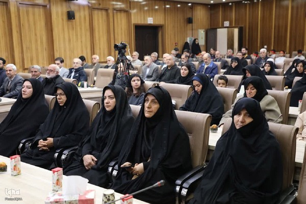 تجلیل از مادران و همسران شهدا در خوی‎