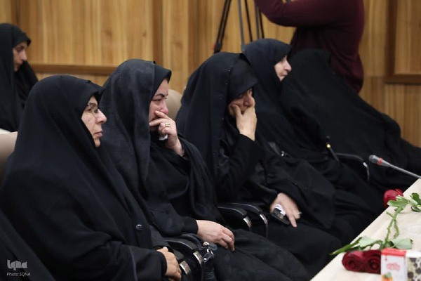 تجلیل از مادران و همسران شهدا در خوی‎
