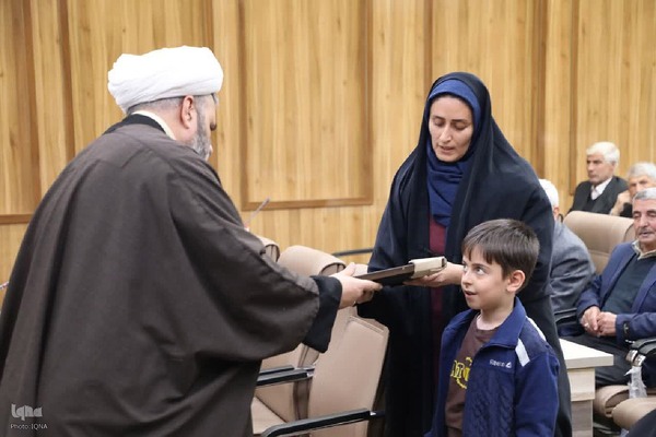 تجلیل از مادران و همسران شهدا در خوی‎