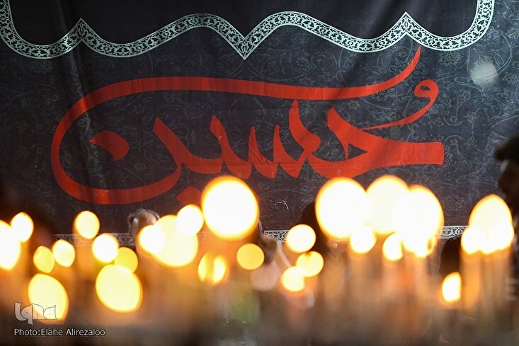 Mazauna birnin Tehran sun gudanar da bukukuwan Sham-e Ghariban a yammacin Ashura
