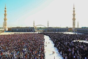 Preghiera congregazionale Eid al-Fitr in Iran