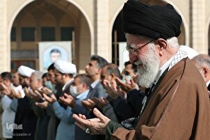 Tehran: preghiera Eid al-Fitr guidata dal Leader della Rivoluzione Islamica
