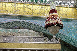 Iran: mausoleo Imam Reza addobbato per anniversario nascita nono Imam sciita