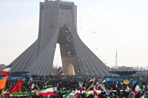انقلاب اسلامی ایران  کی پر سالگرہ عوام کا جوش و خروش