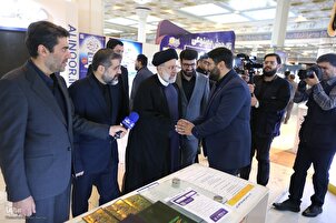ایرانی صدر کا قرآنی نمایش میں آمد اور اسٹالوں کا دورہ